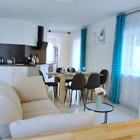 The Gold House 80Qm Gemuetlich Und Erholsam! Apartment Kleinblittersdorf ภายนอก รูปภาพ